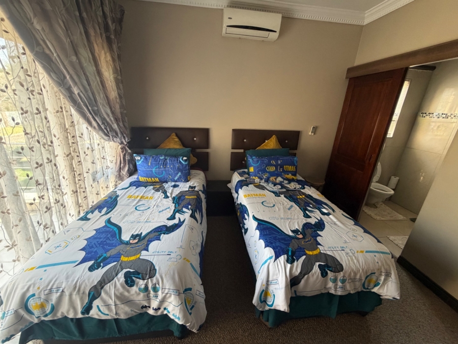 5 Bedroom Property for Sale in Willow Acres Ext 3 Gauteng
