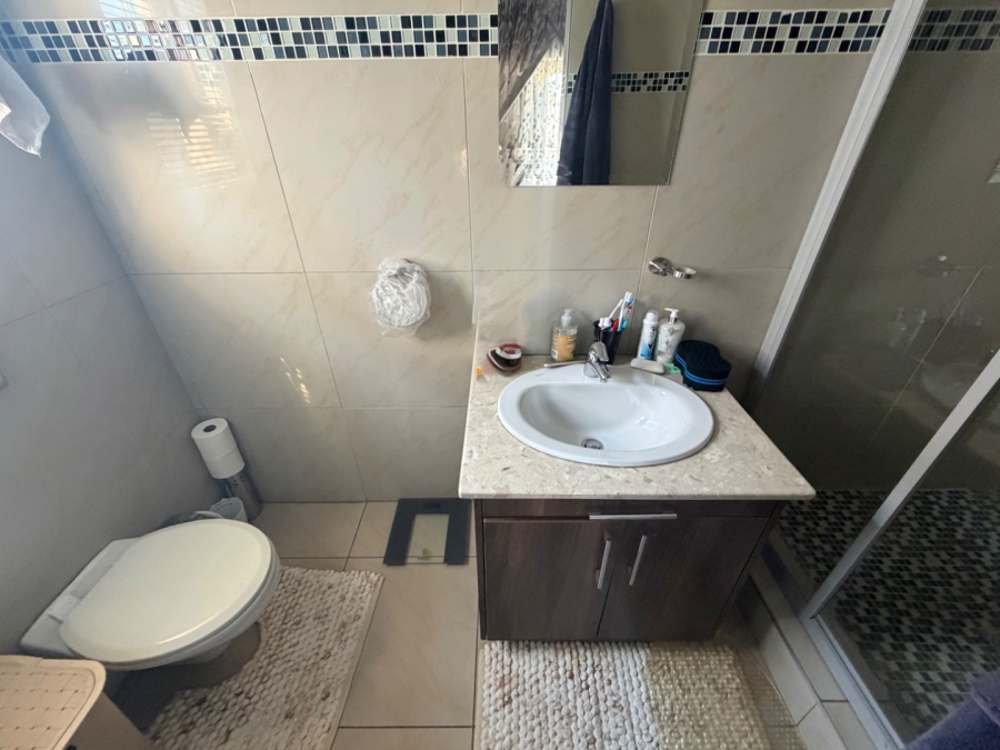 5 Bedroom Property for Sale in Willow Acres Ext 3 Gauteng