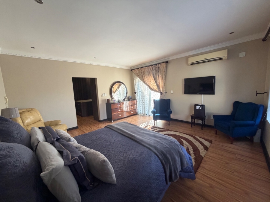 5 Bedroom Property for Sale in Willow Acres Ext 3 Gauteng
