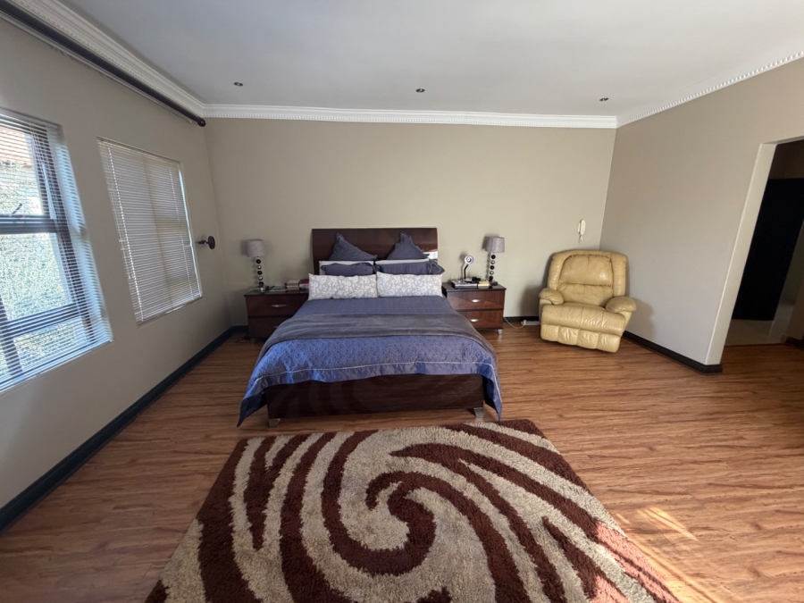 5 Bedroom Property for Sale in Willow Acres Ext 3 Gauteng