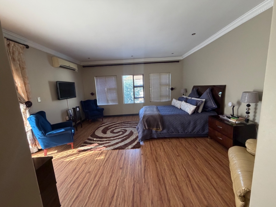 5 Bedroom Property for Sale in Willow Acres Ext 3 Gauteng