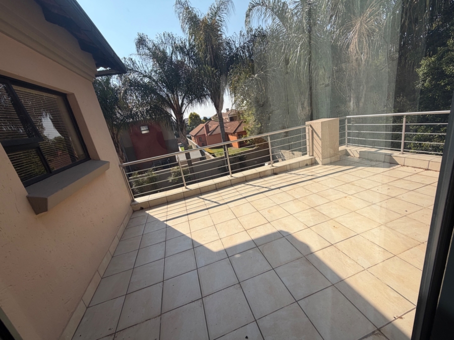 5 Bedroom Property for Sale in Willow Acres Ext 3 Gauteng