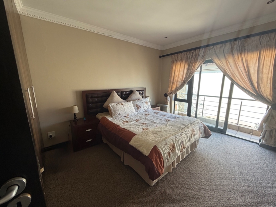 5 Bedroom Property for Sale in Willow Acres Ext 3 Gauteng