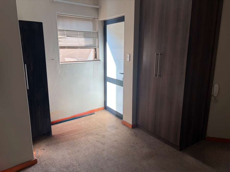 5 Bedroom Property for Sale in Willow Acres Ext 3 Gauteng