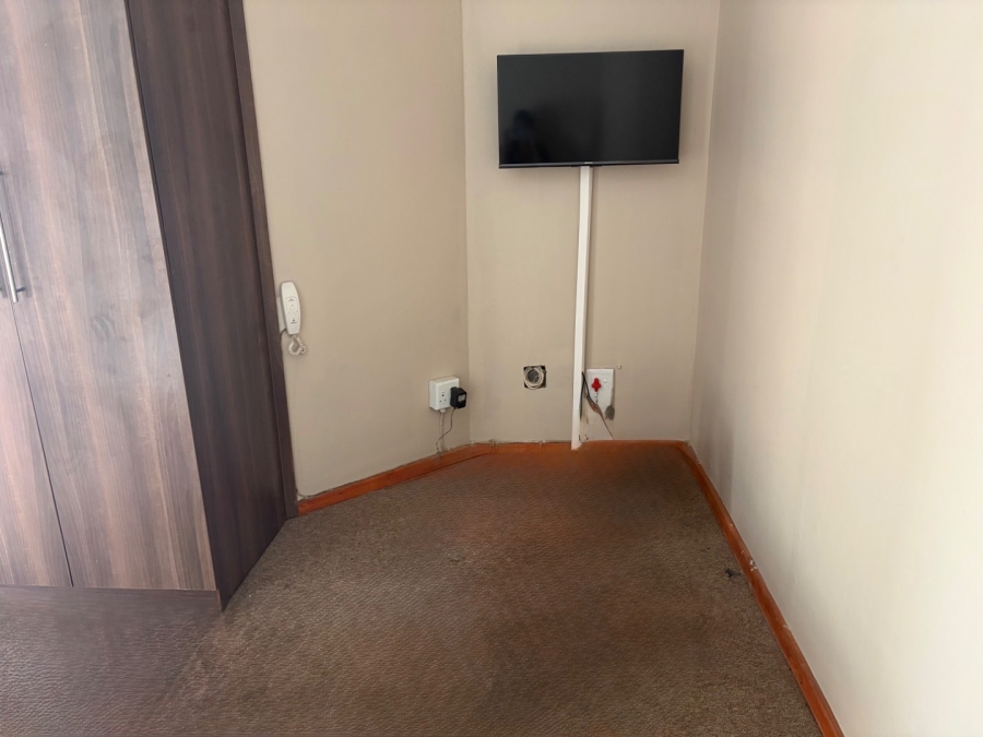 5 Bedroom Property for Sale in Willow Acres Ext 3 Gauteng