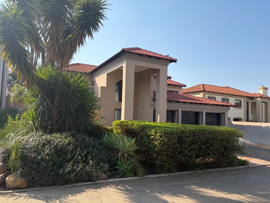 5 Bedroom Property for Sale in Willow Acres Ext 3 Gauteng