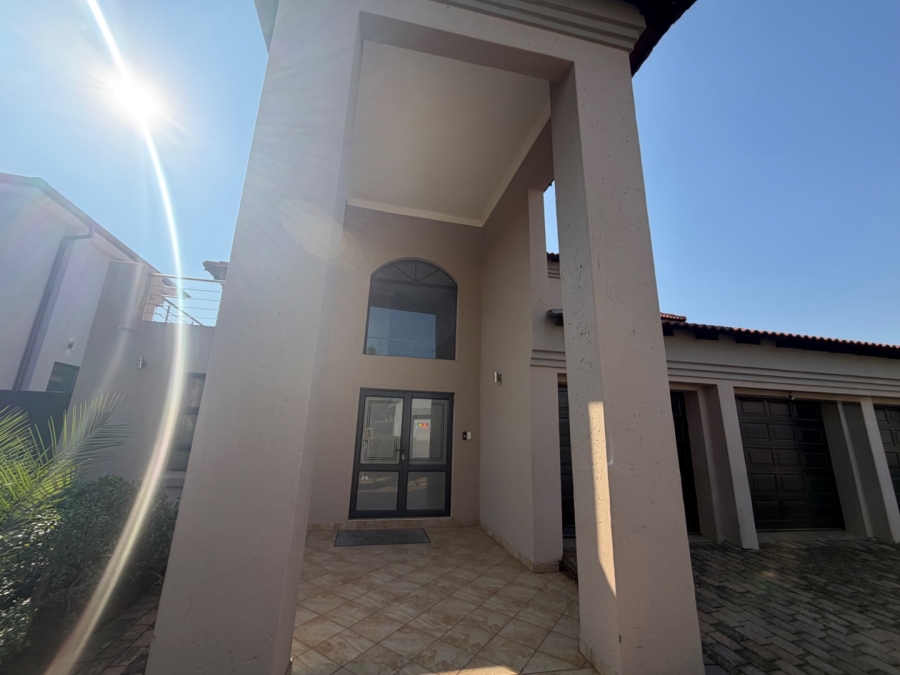 5 Bedroom Property for Sale in Willow Acres Ext 3 Gauteng