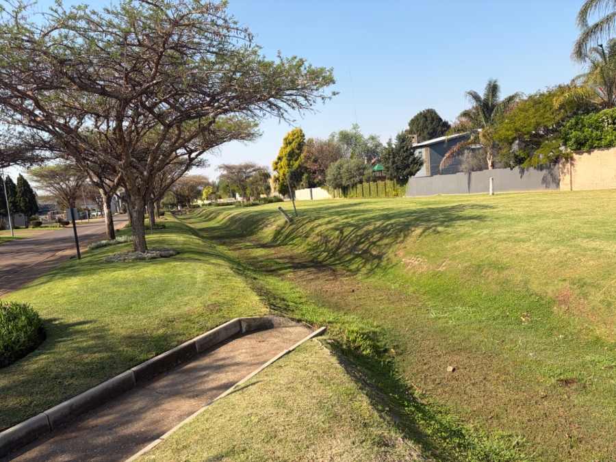 5 Bedroom Property for Sale in Willow Acres Ext 3 Gauteng