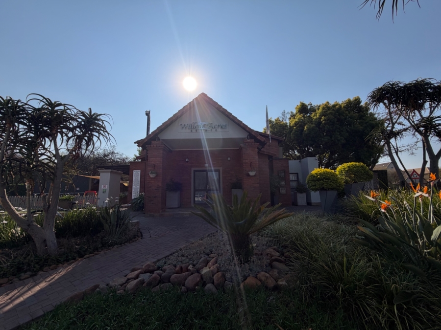 5 Bedroom Property for Sale in Willow Acres Ext 3 Gauteng