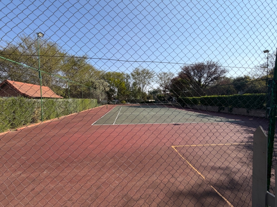 5 Bedroom Property for Sale in Willow Acres Ext 3 Gauteng