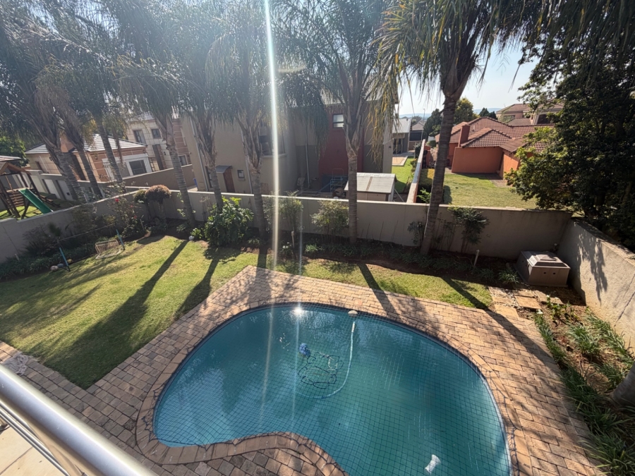 5 Bedroom Property for Sale in Willow Acres Ext 3 Gauteng