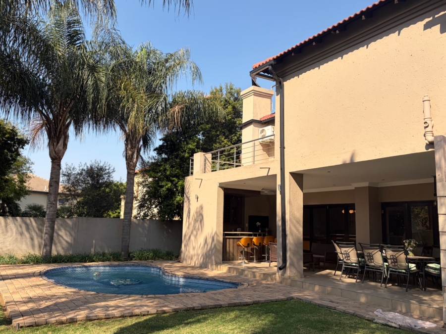 5 Bedroom Property for Sale in Willow Acres Ext 3 Gauteng