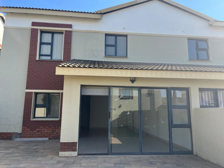 3 Bedroom Property for Sale in Equestria Gauteng