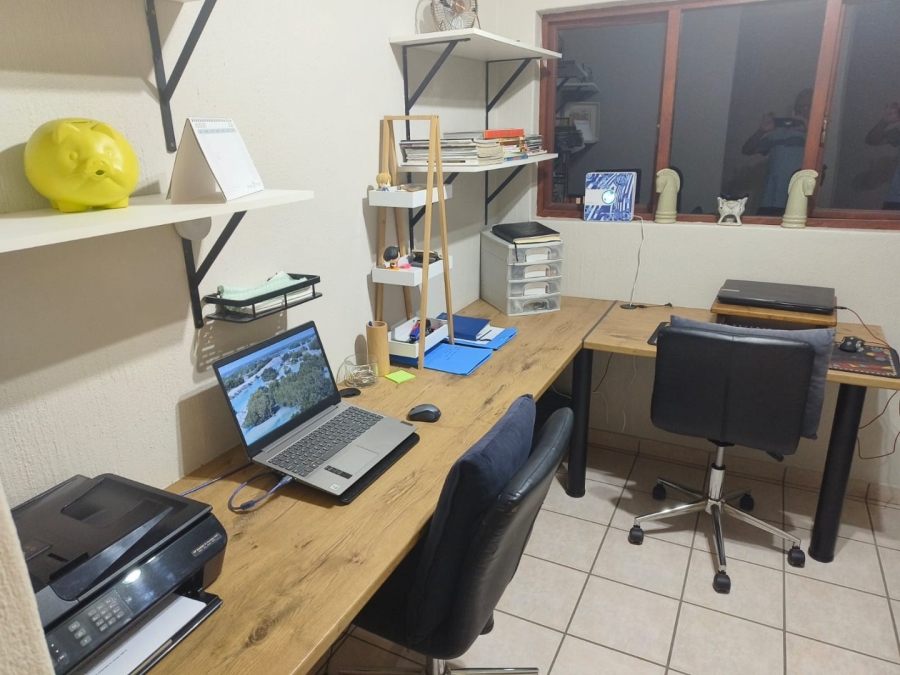 4 Bedroom Property for Sale in Silver Lakes Gauteng