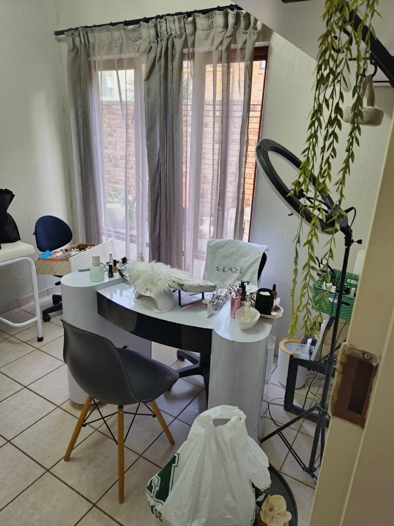4 Bedroom Property for Sale in Silver Lakes Gauteng