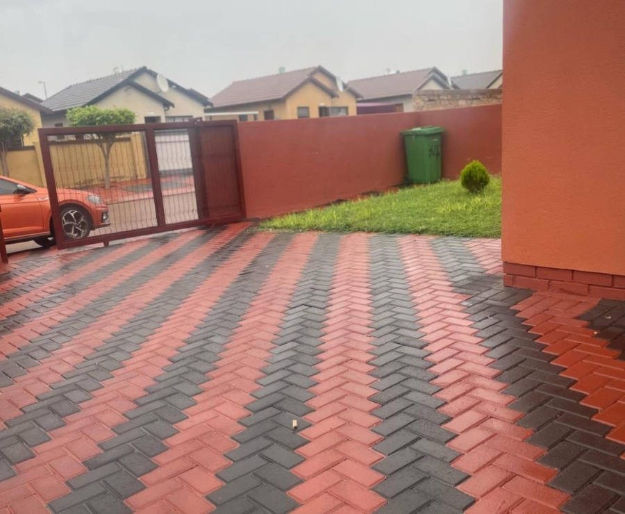 3 Bedroom Property for Sale in Soshanguve YY Gauteng