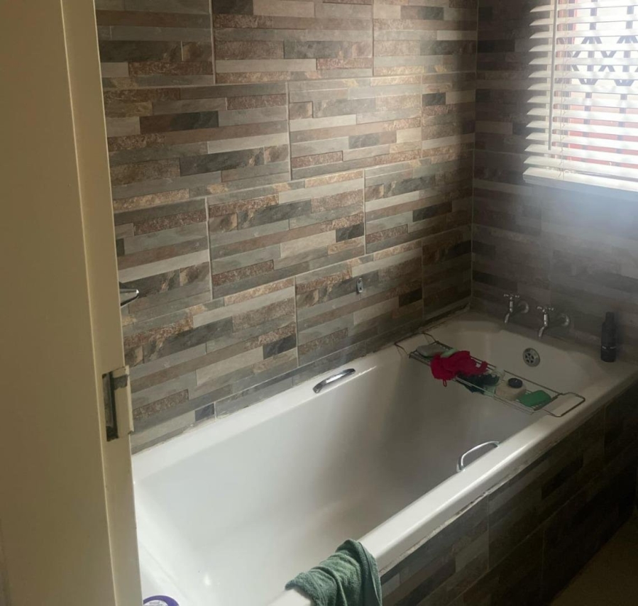 3 Bedroom Property for Sale in Soshanguve YY Gauteng