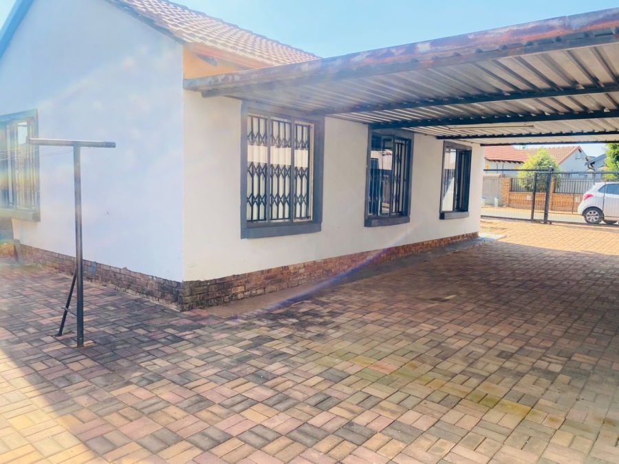 3 Bedroom Property for Sale in Soshanguve VV Gauteng