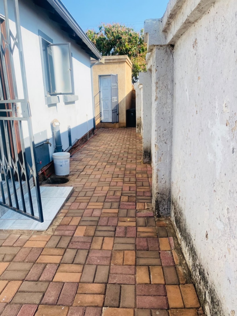 3 Bedroom Property for Sale in Soshanguve VV Gauteng
