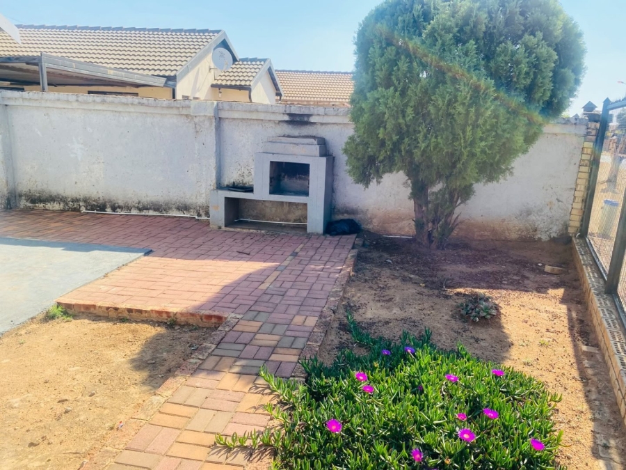 3 Bedroom Property for Sale in Soshanguve VV Gauteng