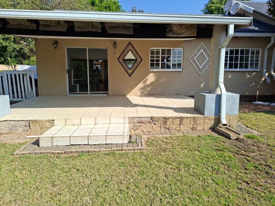  Bedroom Property for Sale in Douglasdale Gauteng