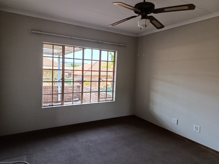  Bedroom Property for Sale in Faerie Glen Gauteng