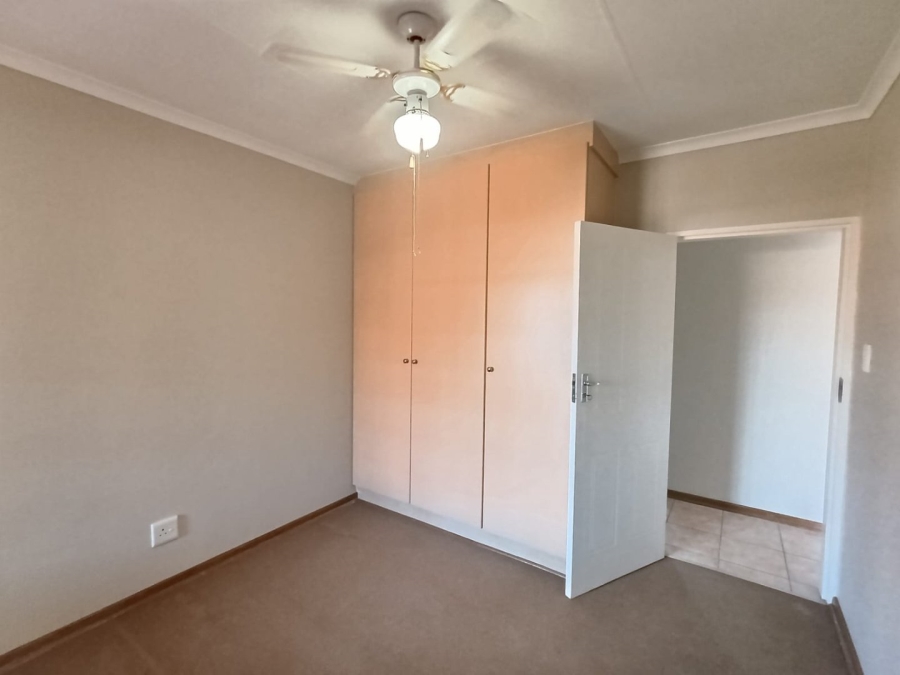  Bedroom Property for Sale in Faerie Glen Gauteng