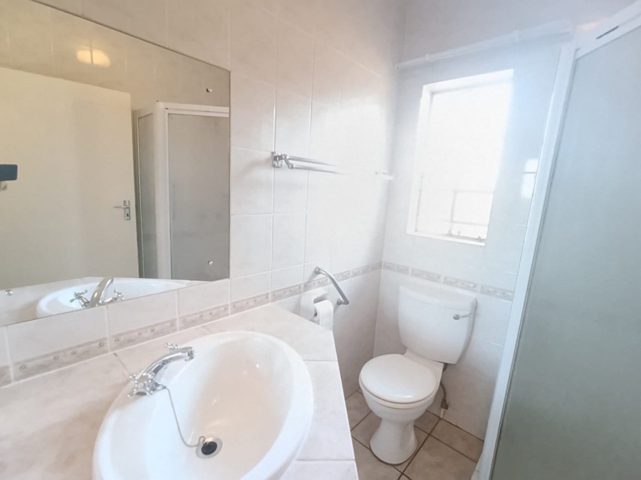  Bedroom Property for Sale in Faerie Glen Gauteng