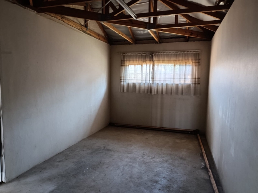  Bedroom Property for Sale in Faerie Glen Gauteng