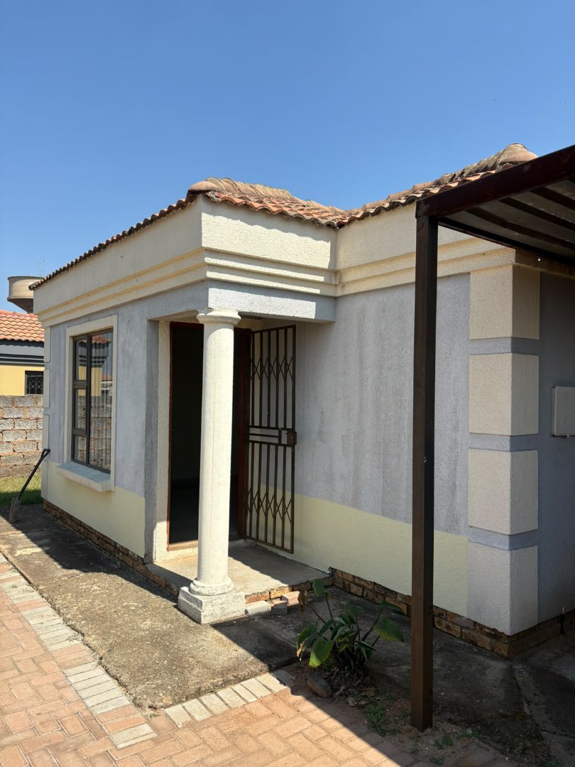 To Let 2 Bedroom Property for Rent in Roodekop Gauteng