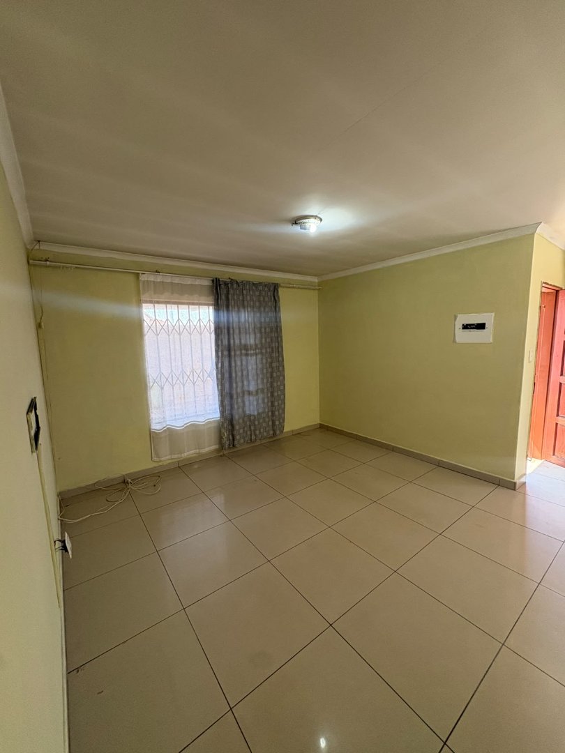 To Let 2 Bedroom Property for Rent in Roodekop Gauteng