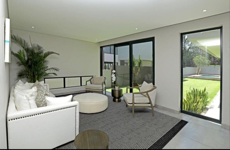 To Let 4 Bedroom Property for Rent in Sandown Gauteng