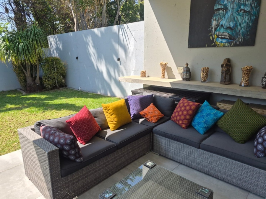 To Let 4 Bedroom Property for Rent in Sandown Gauteng