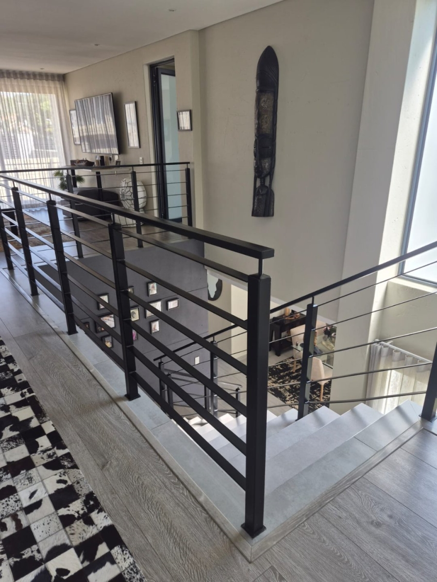 To Let 4 Bedroom Property for Rent in Sandown Gauteng