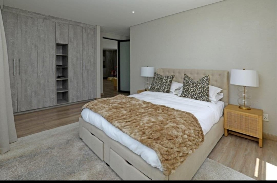 To Let 4 Bedroom Property for Rent in Sandown Gauteng