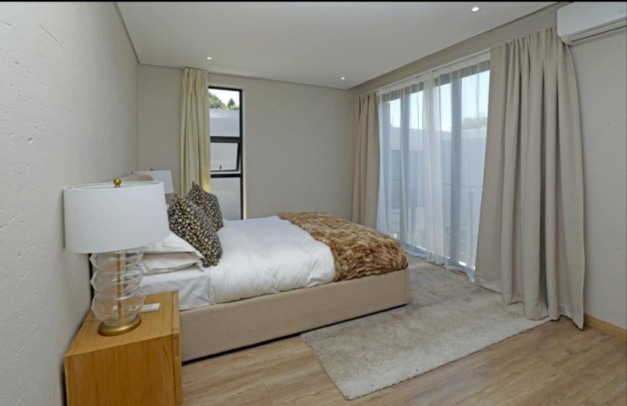 To Let 4 Bedroom Property for Rent in Sandown Gauteng