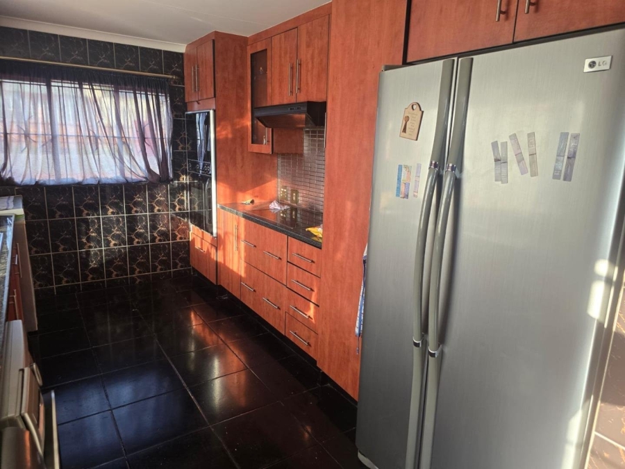 4 Bedroom Property for Sale in Lenasia South Gauteng