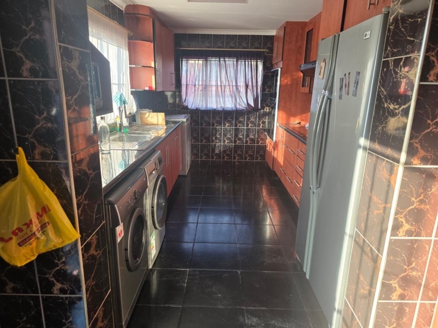 4 Bedroom Property for Sale in Lenasia South Gauteng