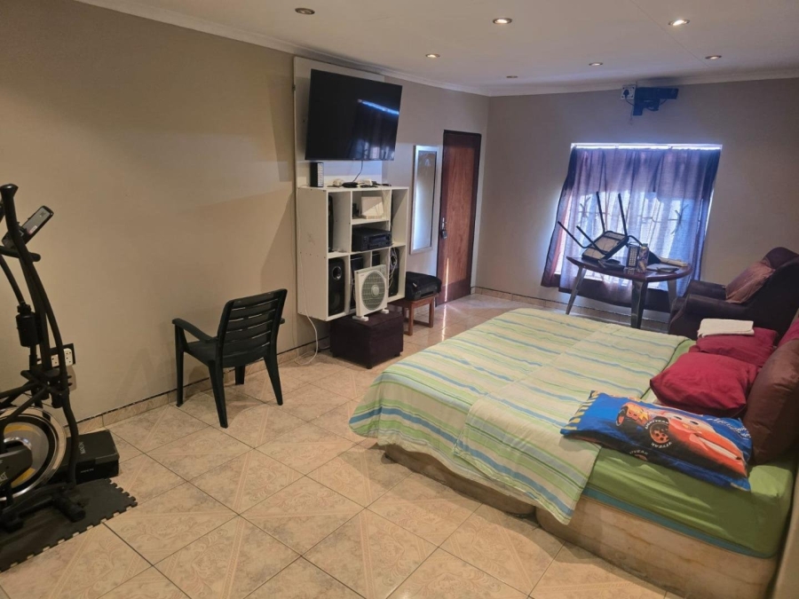 4 Bedroom Property for Sale in Lenasia South Gauteng