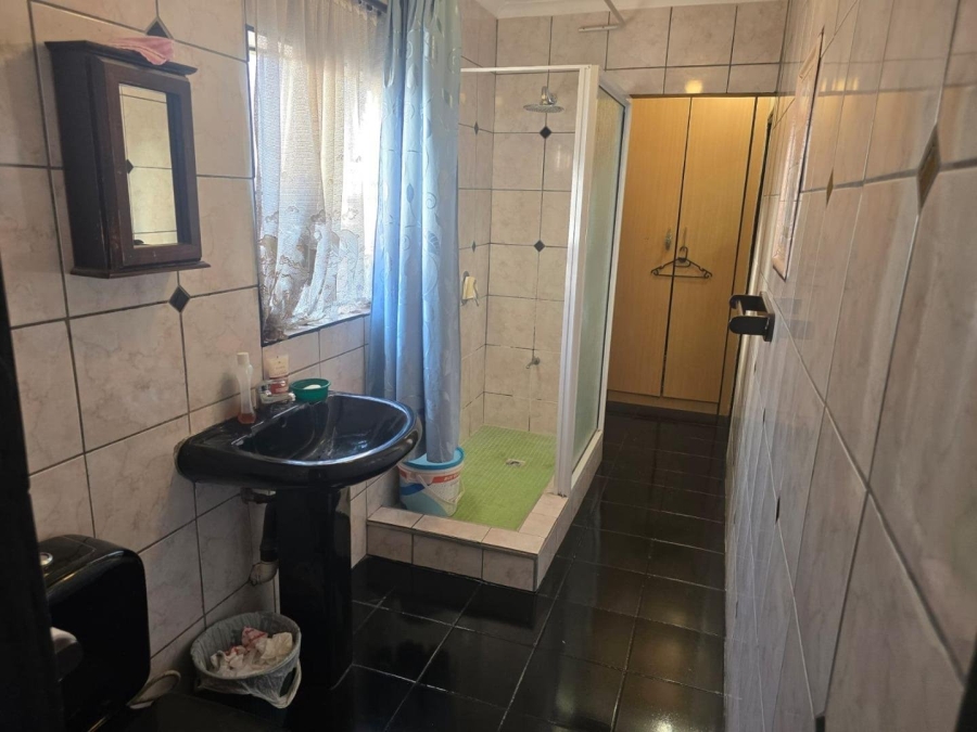 4 Bedroom Property for Sale in Lenasia South Gauteng