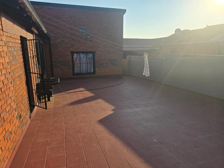 4 Bedroom Property for Sale in Lenasia South Gauteng