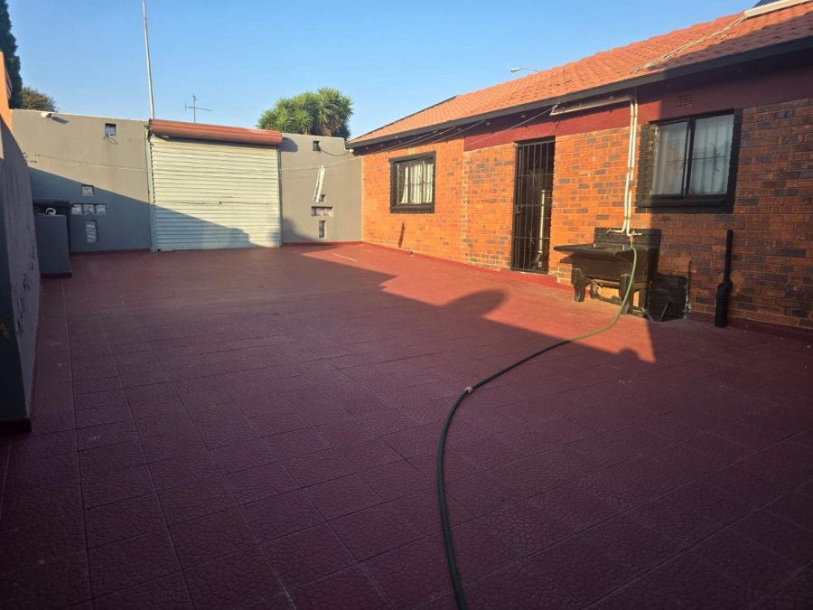 4 Bedroom Property for Sale in Lenasia South Gauteng