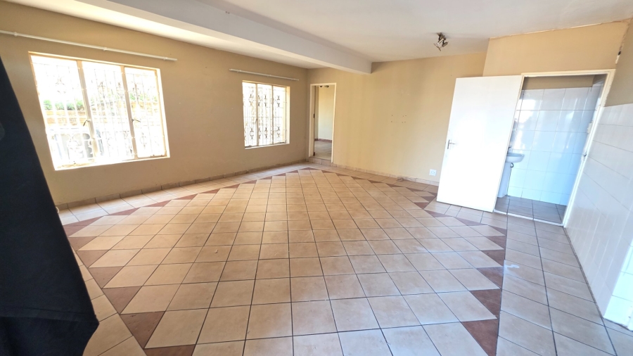 To Let 2 Bedroom Property for Rent in Laudium Gauteng
