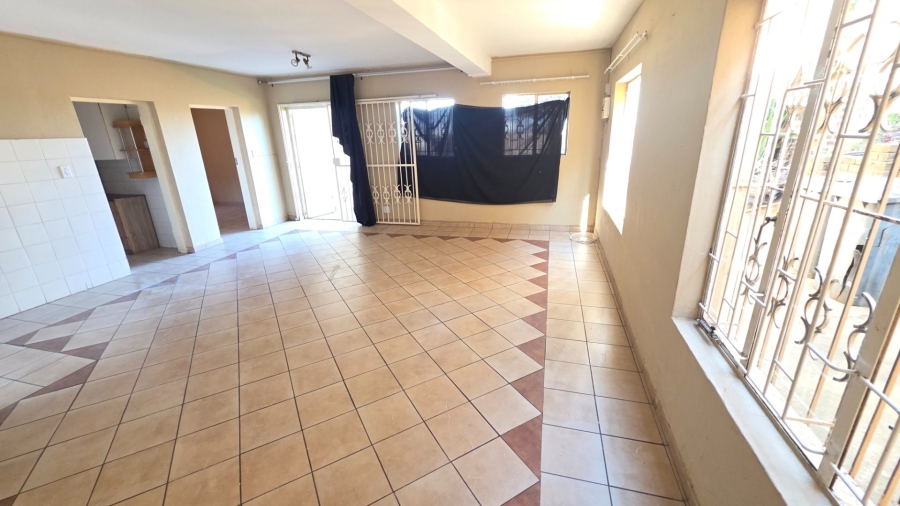 To Let 2 Bedroom Property for Rent in Laudium Gauteng