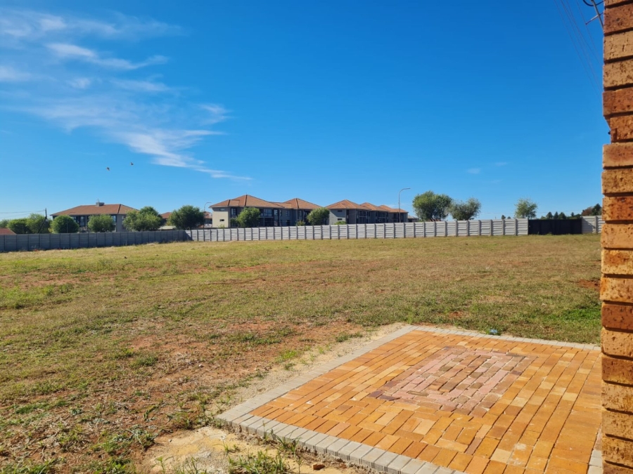 To Let Commercial Property for Rent in Lenasia Ext 13 Gauteng