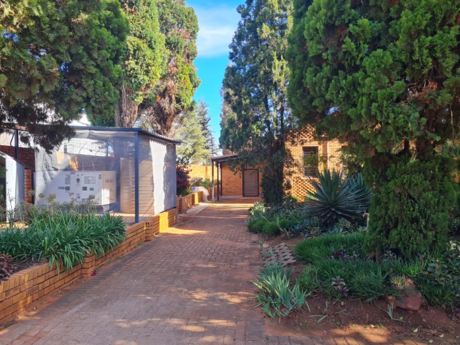 To Let Commercial Property for Rent in Lenasia Ext 13 Gauteng