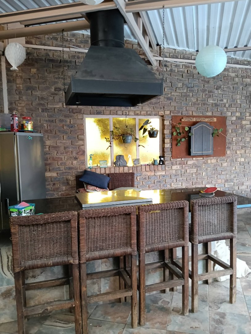 5 Bedroom Property for Sale in Eldoraigne Gauteng