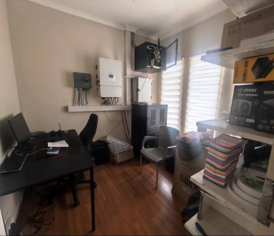 5 Bedroom Property for Sale in Eldoraigne Gauteng