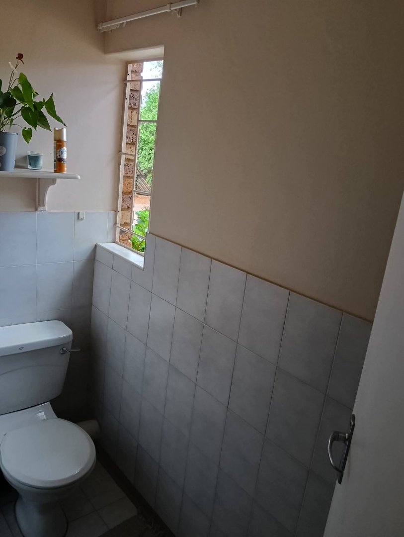 5 Bedroom Property for Sale in Eldoraigne Gauteng