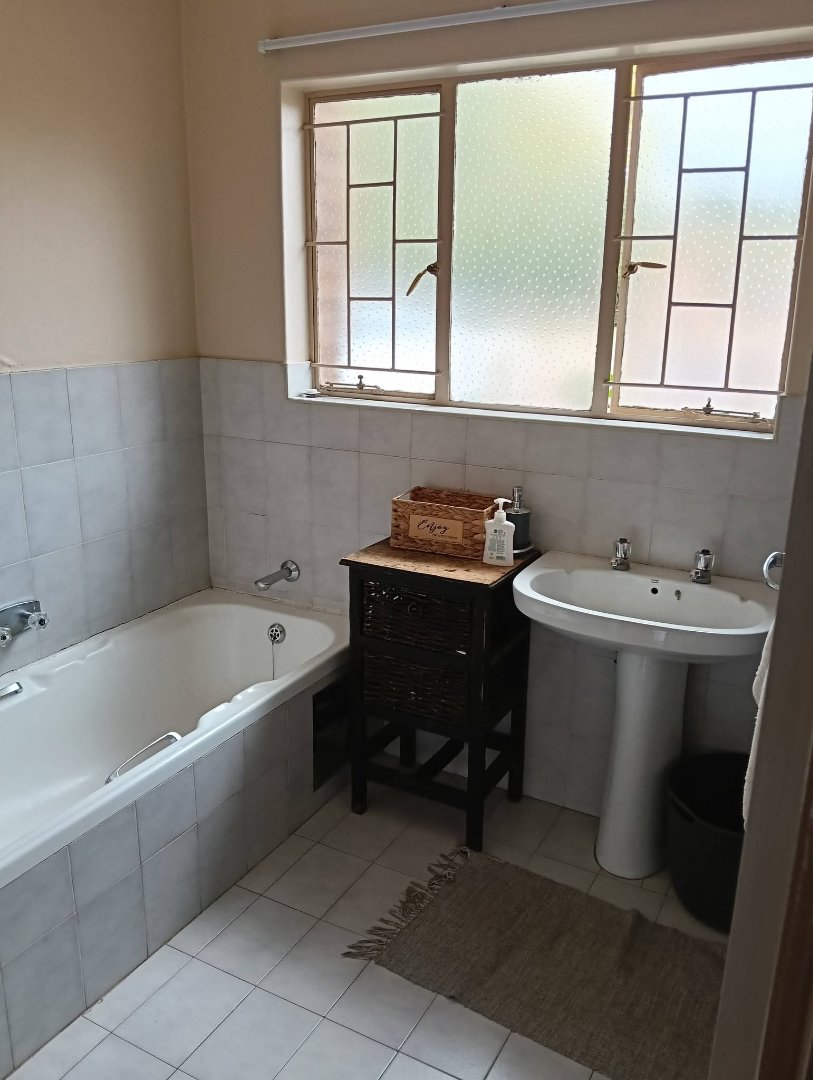 5 Bedroom Property for Sale in Eldoraigne Gauteng